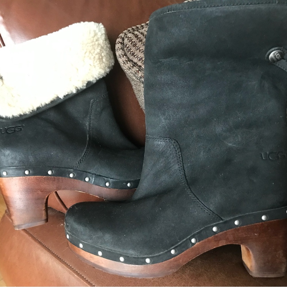 Size 6 UGG Women's Black Leather Shearling-Lined Boots